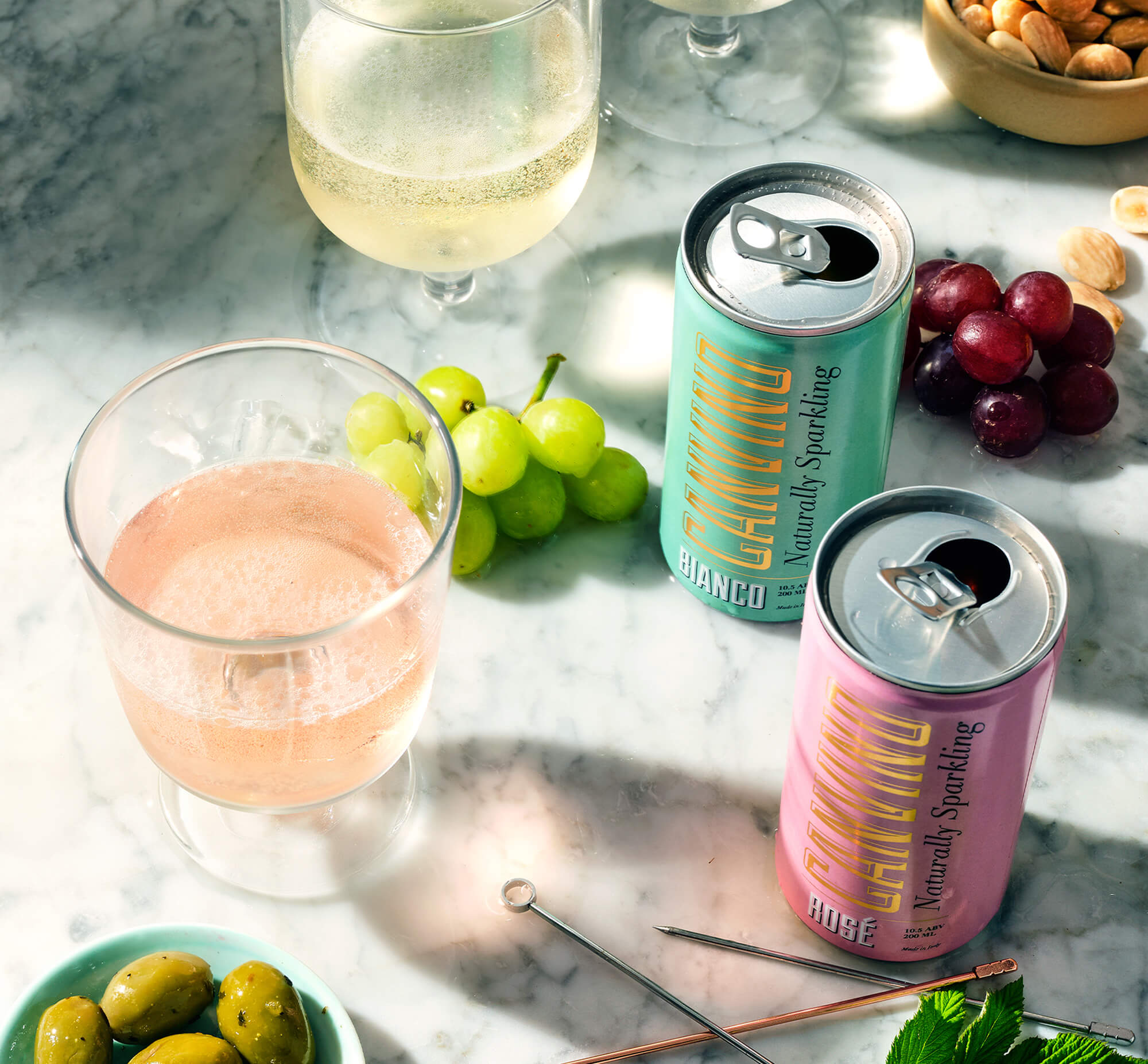 Canvino Bianco and Rosé accompanied by Olives and Grapes