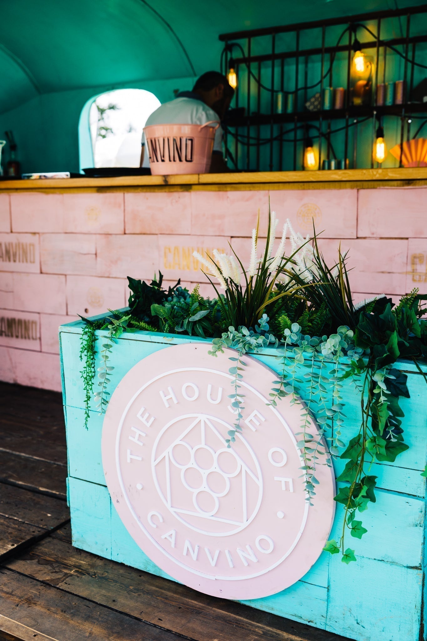 Canned Sparkling Wine vs Bottled Prosecco: Which Cuts Your Bar Costs in 2026?